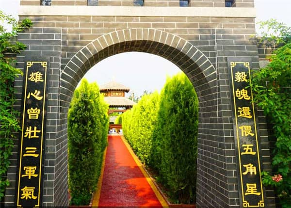 西安漢皇樹葬墓園的樹葬服務(wù)有哪些特點(diǎn)和優(yōu)勢(shì)？