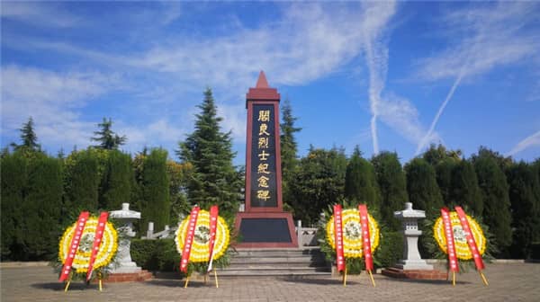 西安閻良漢皇樹葬墓園的生態樹葬區有何特色？