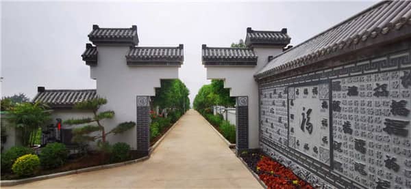 西安漢皇樹葬墓園提供的樹葬服務(wù)有哪些不同的檔次，這些檔次是如何影響最終價(jià)格的？