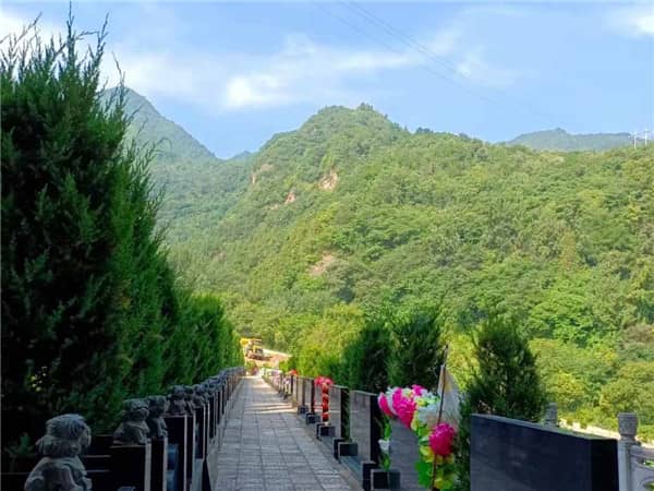 西安九龍山公墓多錢?九龍山公墓在西安哪里?