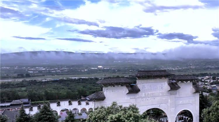 西安霸陵墓園新區的墓地使用權年限是多久？