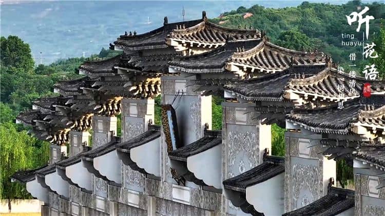 西安霸陵墓園新區(qū)在服務(wù)流程中如何體現(xiàn)“開(kāi)拓、創(chuàng)新、拼搏、發(fā)展”的理念？