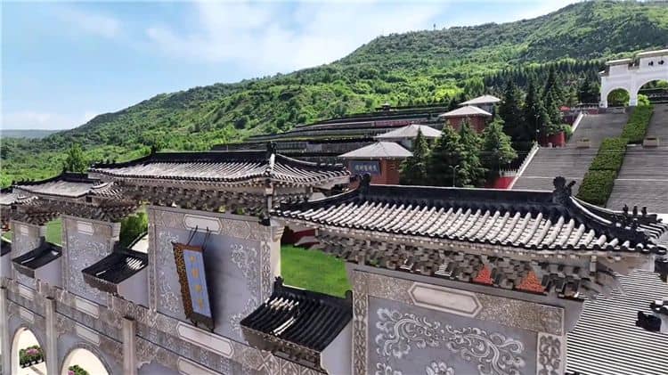 西安霸陵陵園提供了哪些生態(tài)葬方式，各自有什么特點(diǎn)？