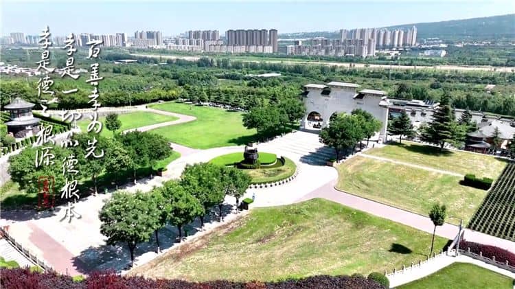 西安霸陵墓園的地理位置和交通便利性如何？