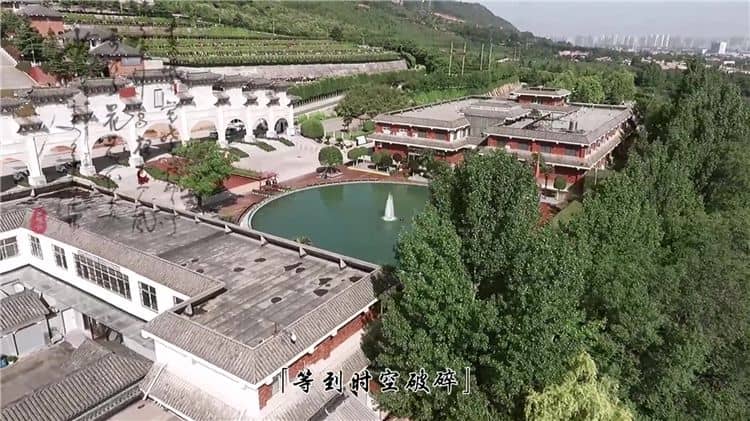 西安霸陵墓園新區(qū)的交通便利性如何體現(xiàn)，是否有多種交通方式可供選擇？