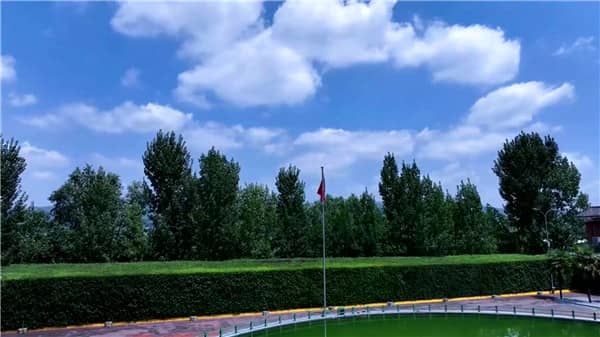 西安市霸陵墓園新區,銘刻愛與思念