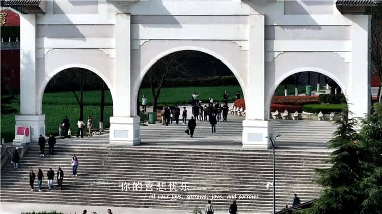 西安霸陵墓園新區在建筑規模和規劃設計上有哪些特色？