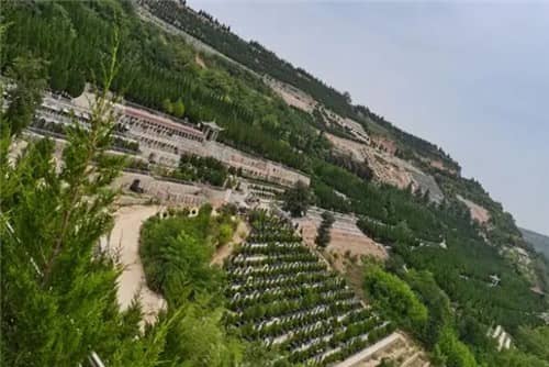 西安高橋墓園的自然環(huán)境有何特色？