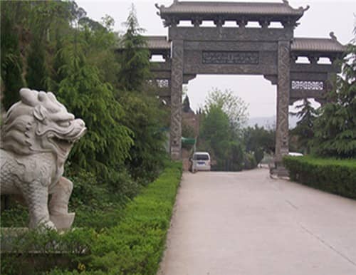 西安高橋墓園主要提供哪些類型的墓地？其價(jià)格區(qū)間大致如何？