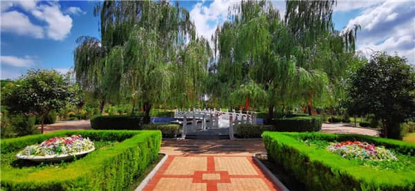 在選擇西安公墓時(shí)，為何建議考慮開發(fā)年限較短的陵園？